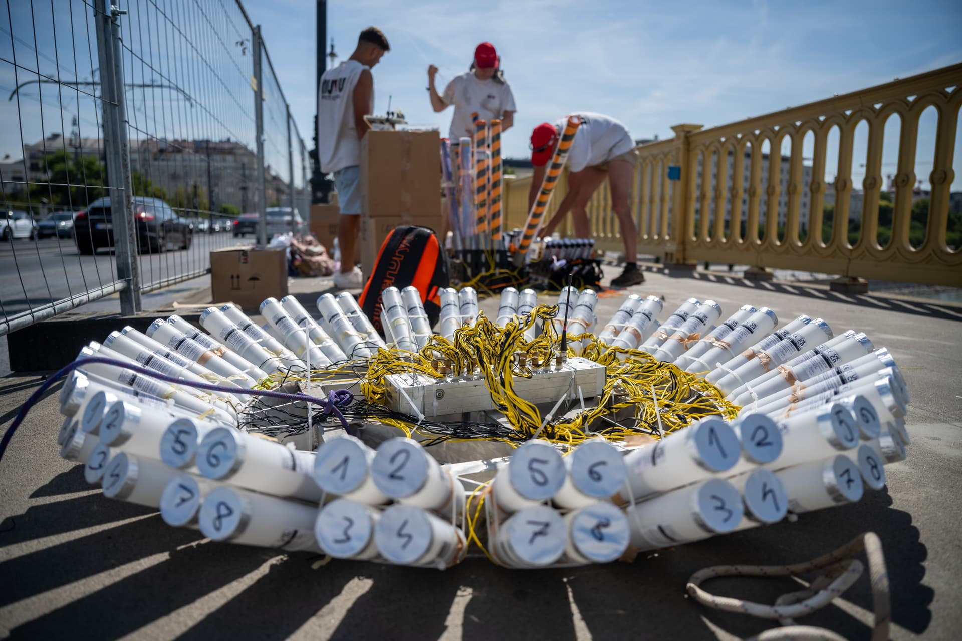 Óránként dönt az operatív törzs a budapesti tűzijáték megrendezéséről