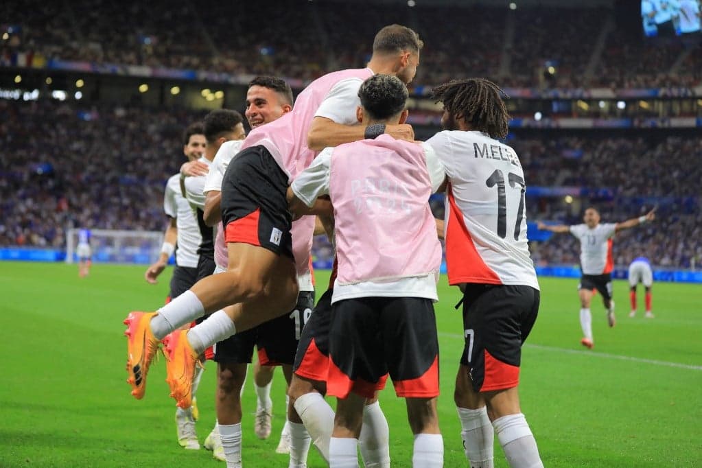 Labdarúgás: spanyol–francia döntő lesz a férfiaknál