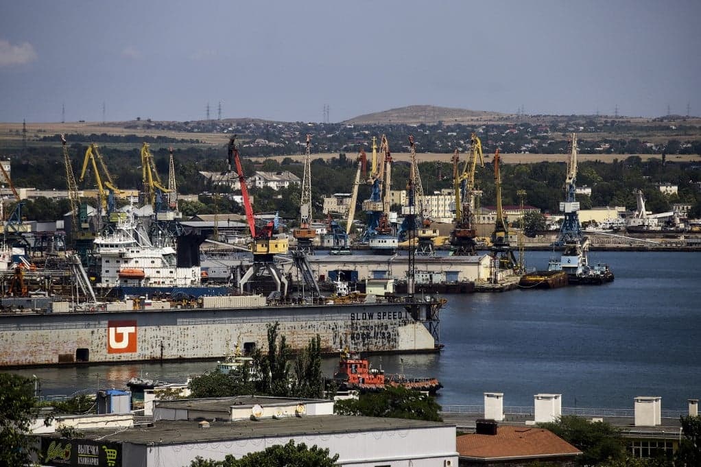 Ukrán támadás süllyesztett el egy üzemanyagot szállító vasúti kompot