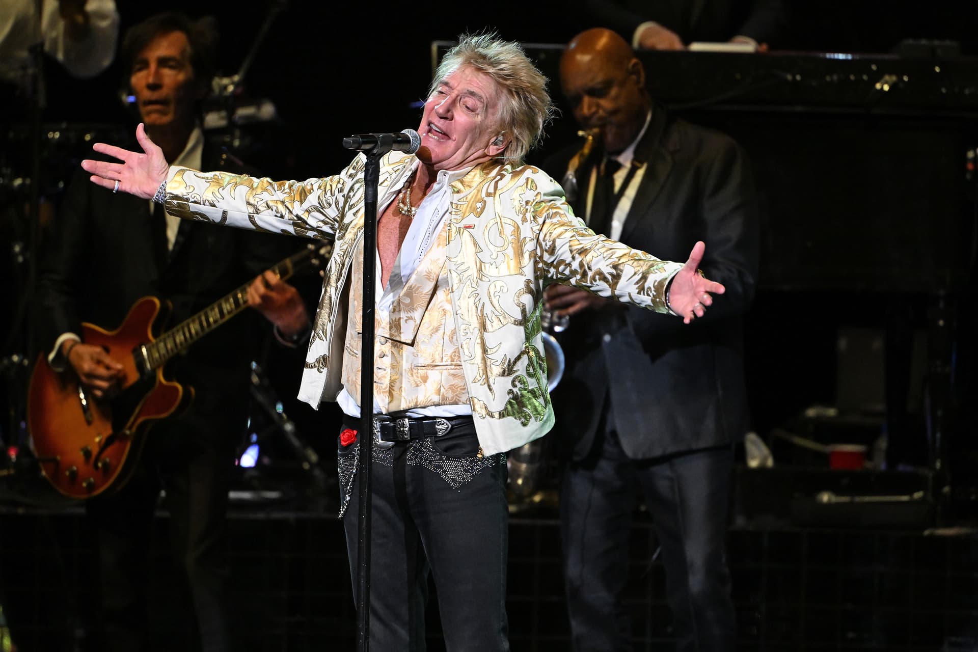 Rod Stewart nem áll színpadra