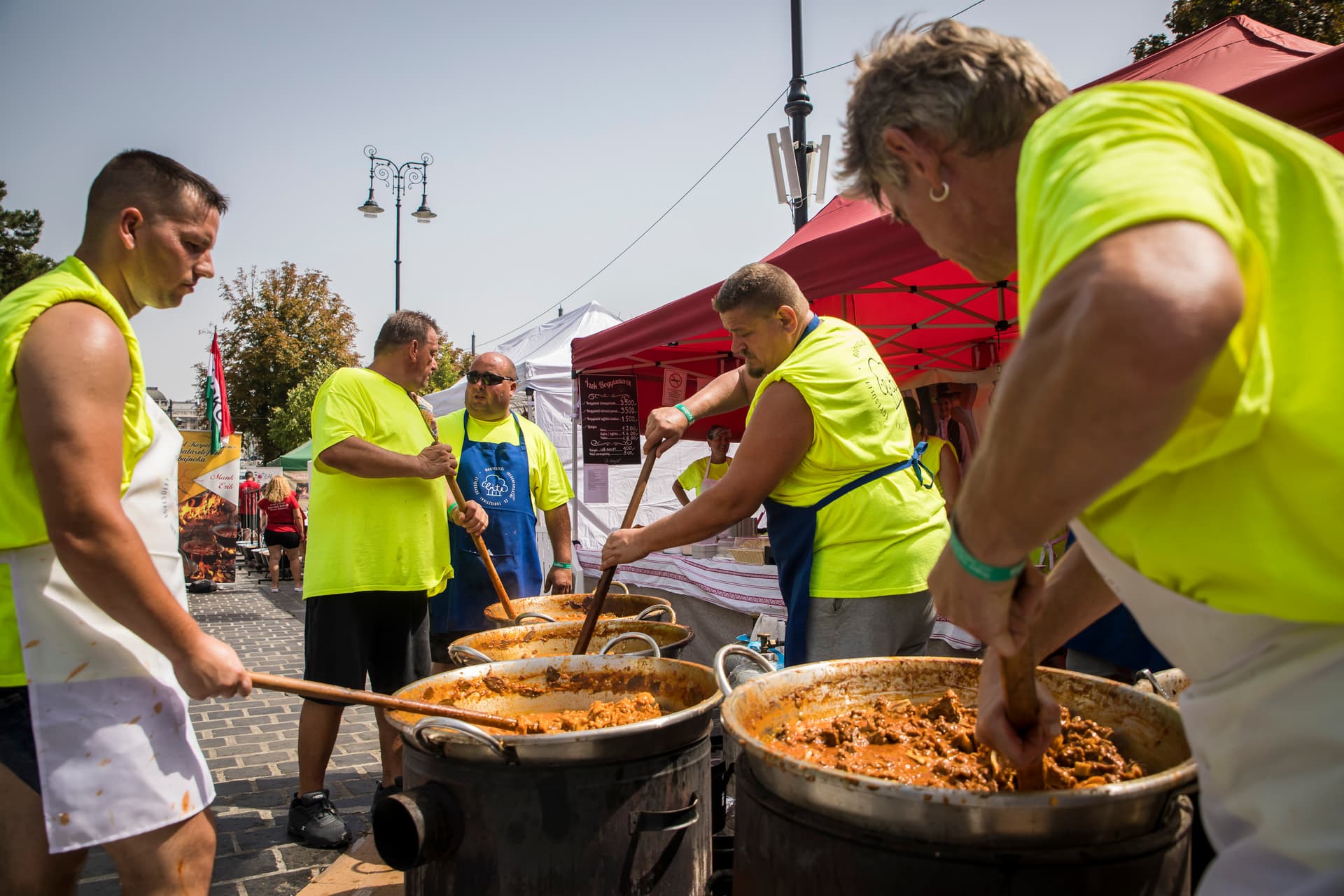 A bográcsban és a tűzön készített ételek lesznek a főszereplői az idei Magyar Ízek Utcájának
