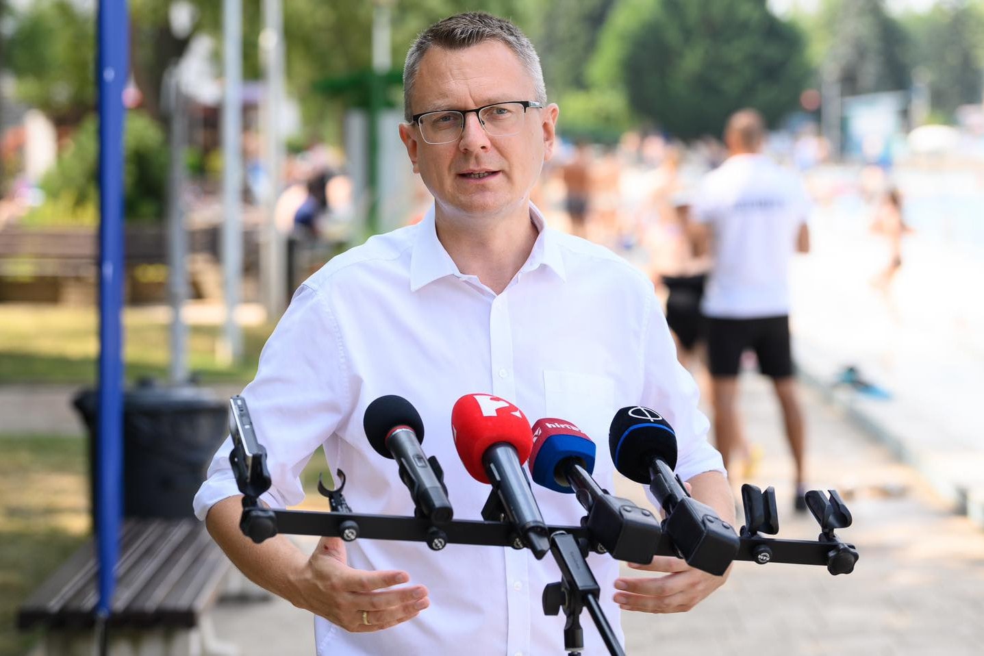 Rétvári Bence: A KDNP nem támogatja, hogy azonos nemű párok fogadhassanak örökbe