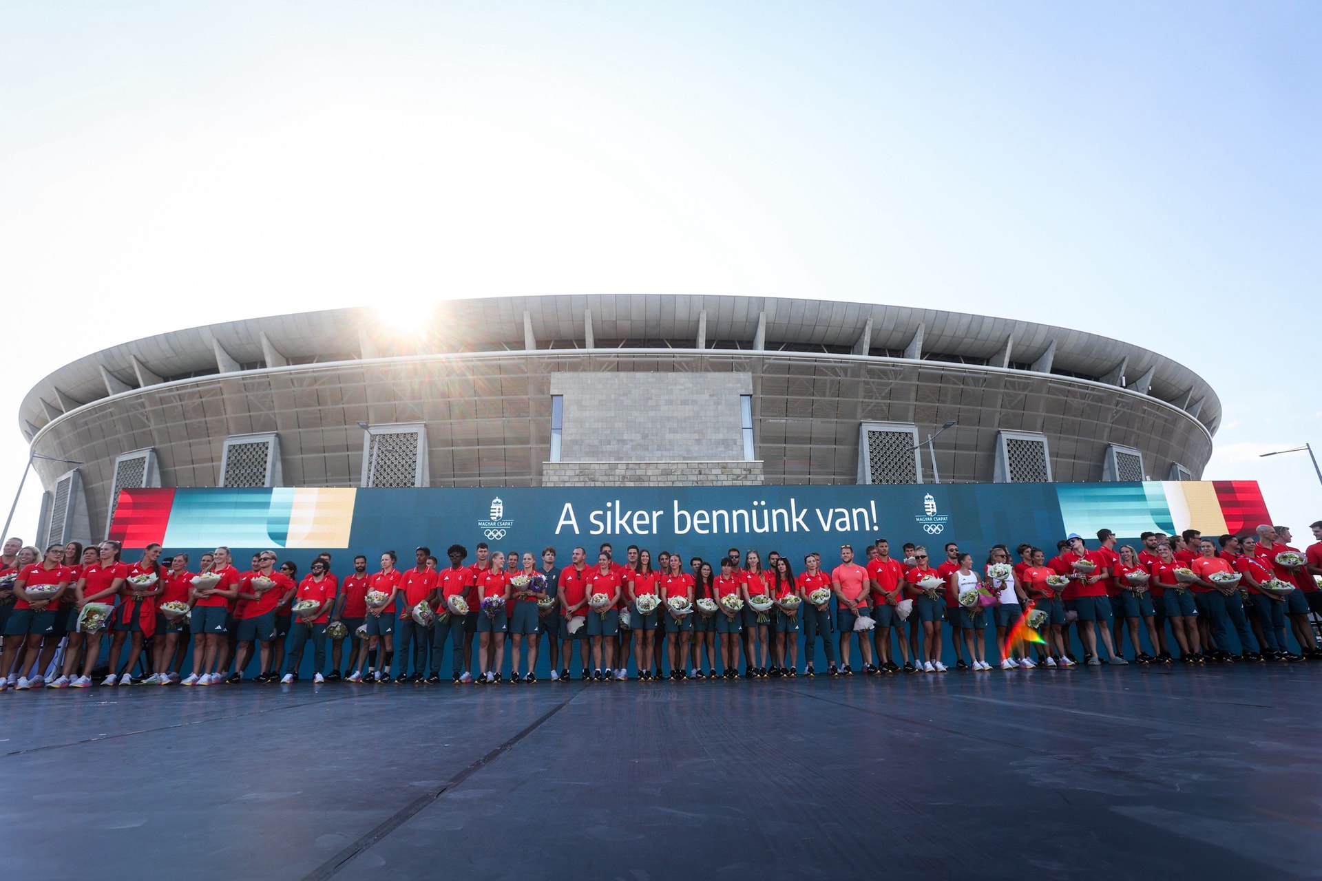 Ünneplő tömeg fogadta olimpikonjainkat + GALÉRIA