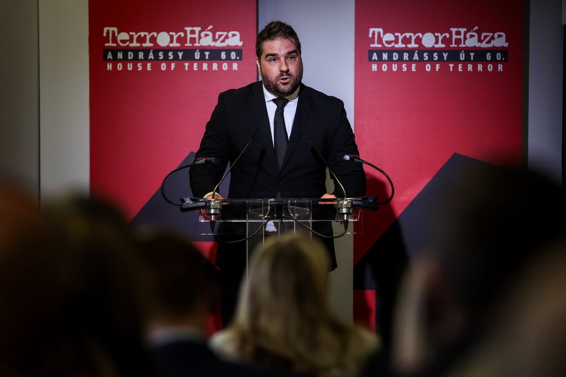 „A kommunizmus nem halt meg”