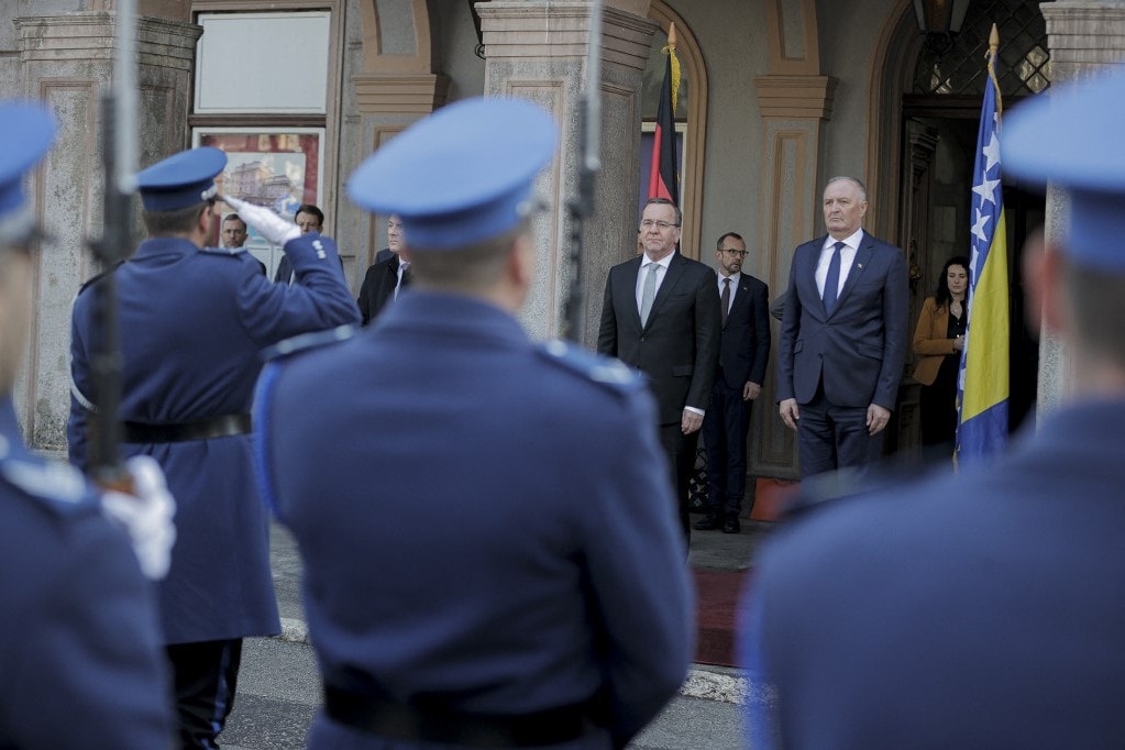 Megijedtek Boszniában a szomszédok fegyverkezésétől