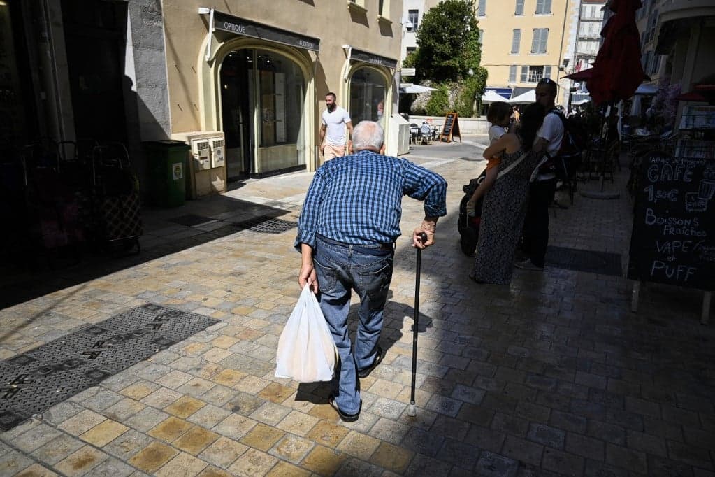 Nyugdíjasok milliói süllyedhetnek szegénységbe – uniós reformokra figyelmeztetnek
