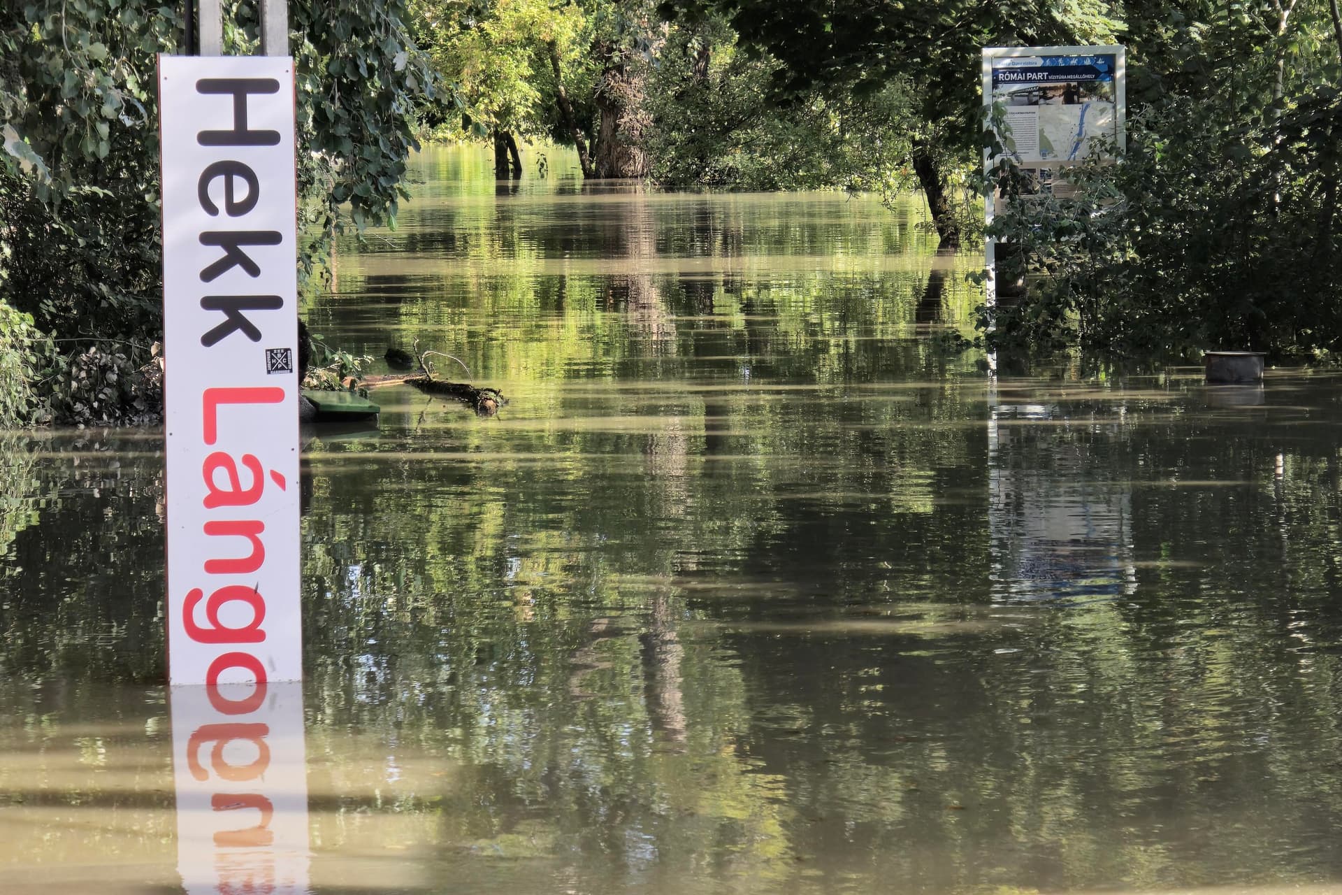 A kormány a lakosság mellett a kkv-kat is megvédi az árvízi károktól