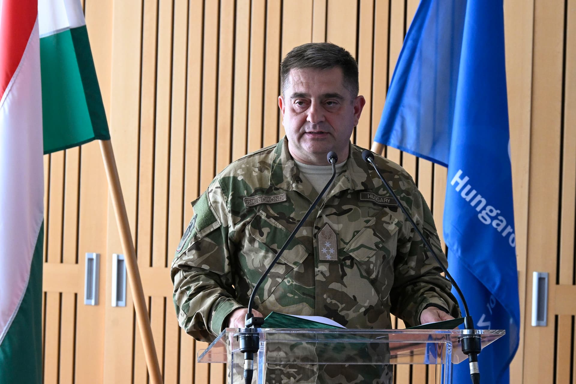 Magyarország továbbra sem szállít fegyvereket Ukrajnába