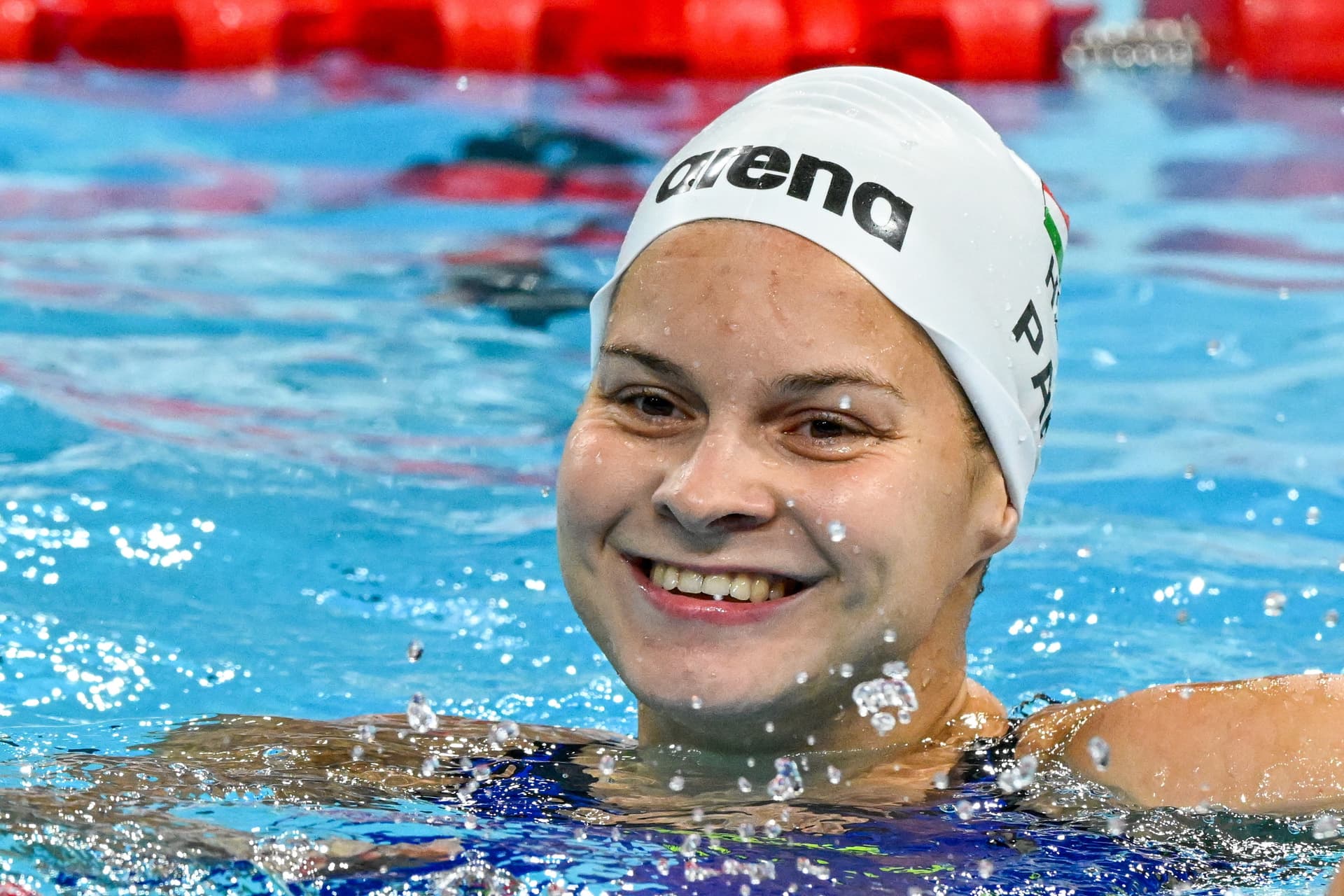 Pap Bianka aranyérmes 100 méteres hátúszásban