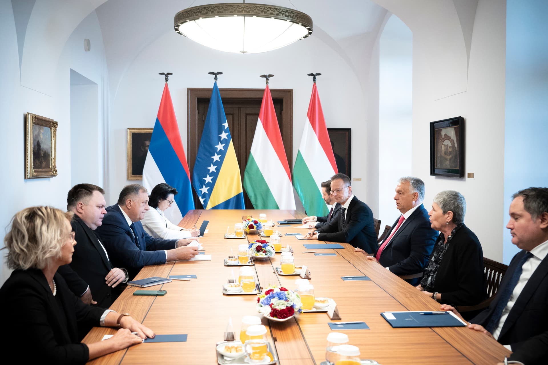 Orbán Viktor a boszniai szerb elnökkel tárgyalt