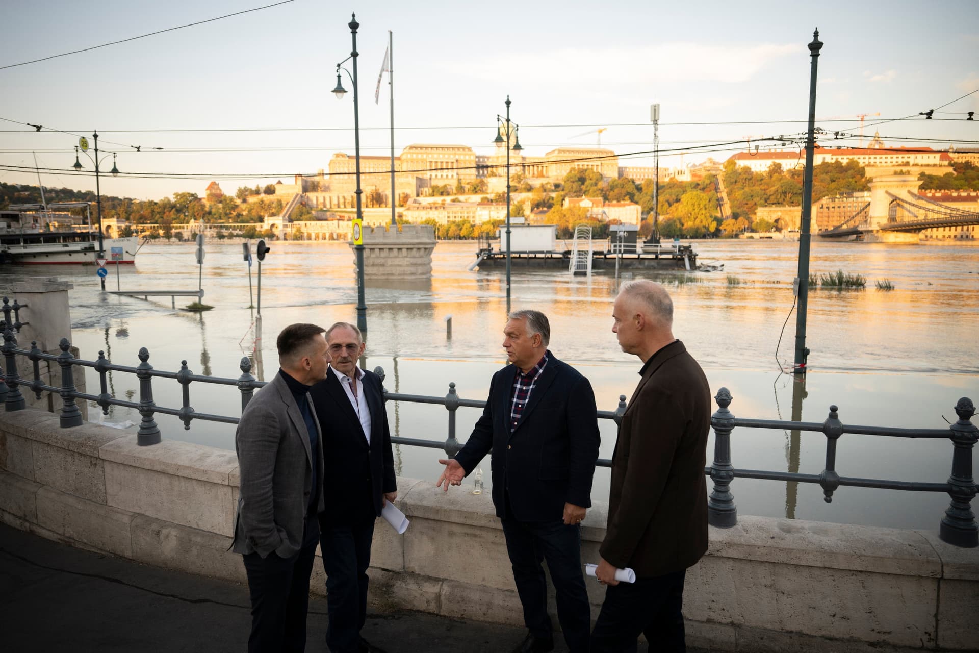 A fővárosi Duna-szakaszon irányította a védekezést Orbán Viktor