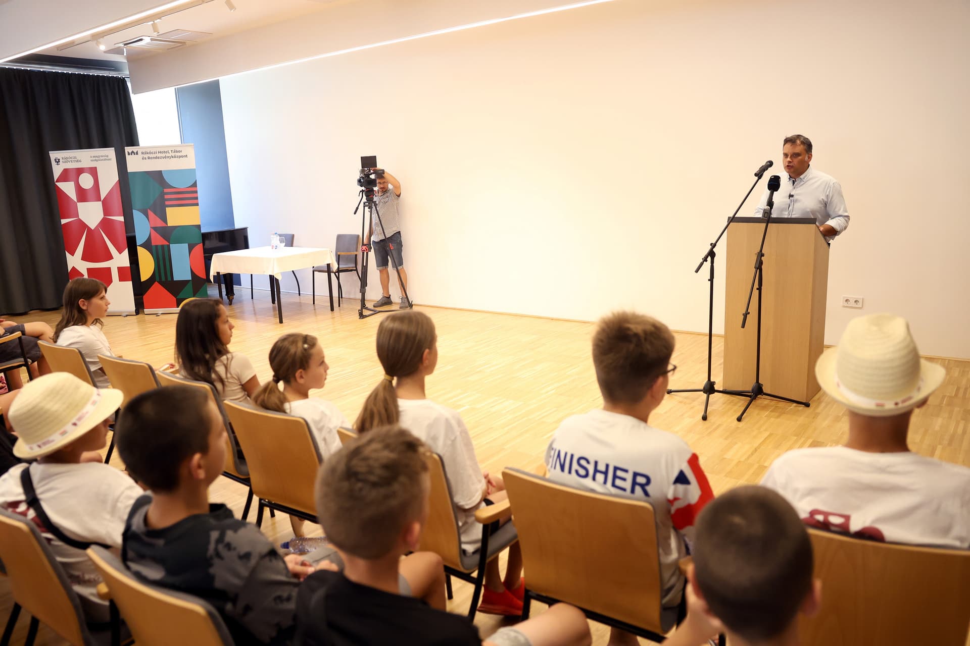 Latorcai Csaba: Azon dolgozunk, hogy mielőbb béke legyen Ukrajnában