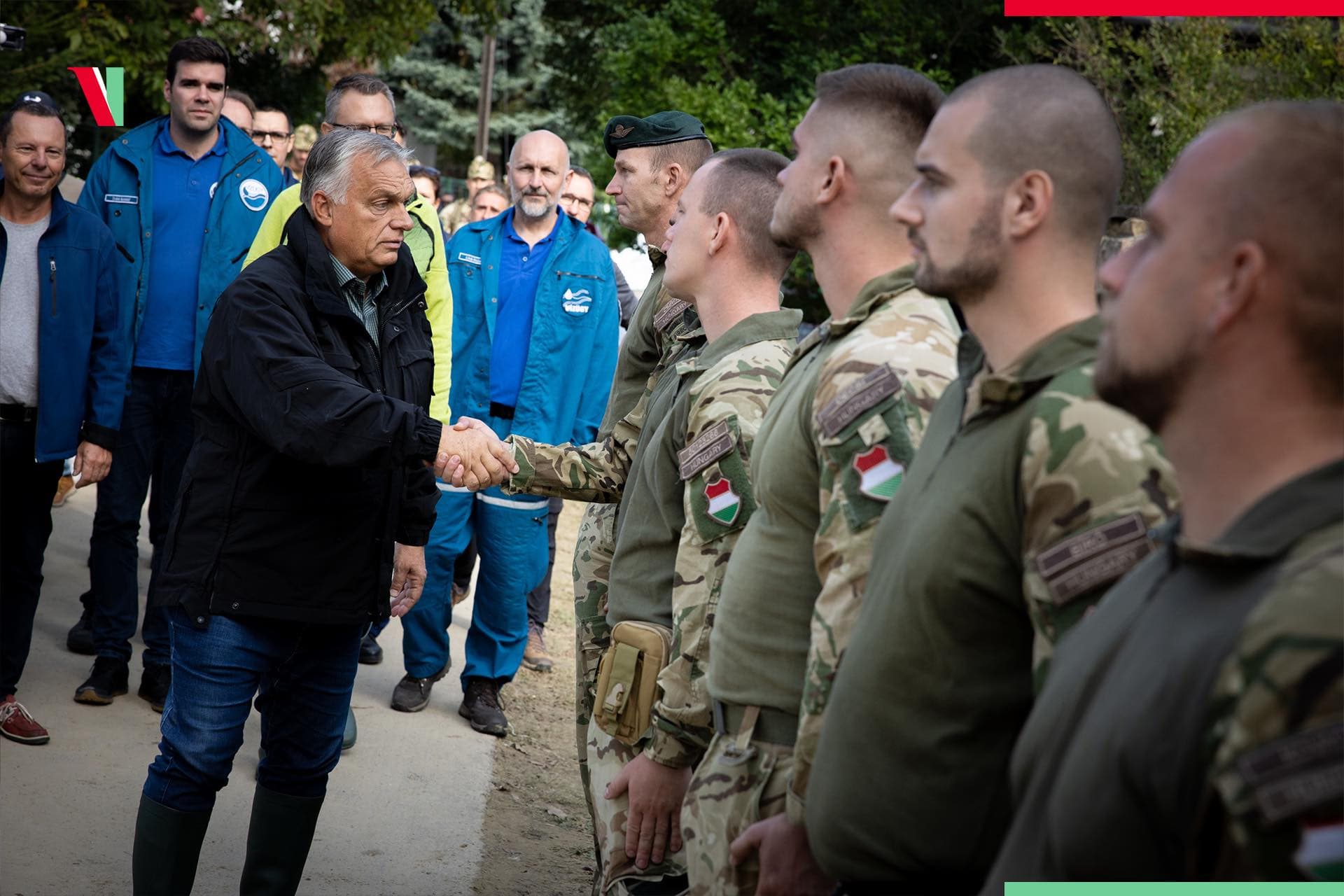 Honvédek, katasztrófavédők és önkéntesek a gátakon + VIDEÓ!