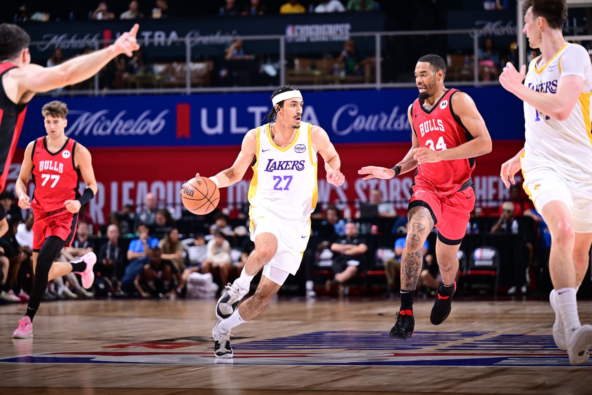A Los Angeles Lakers leigazolta Valerio-Bodon Vincentet