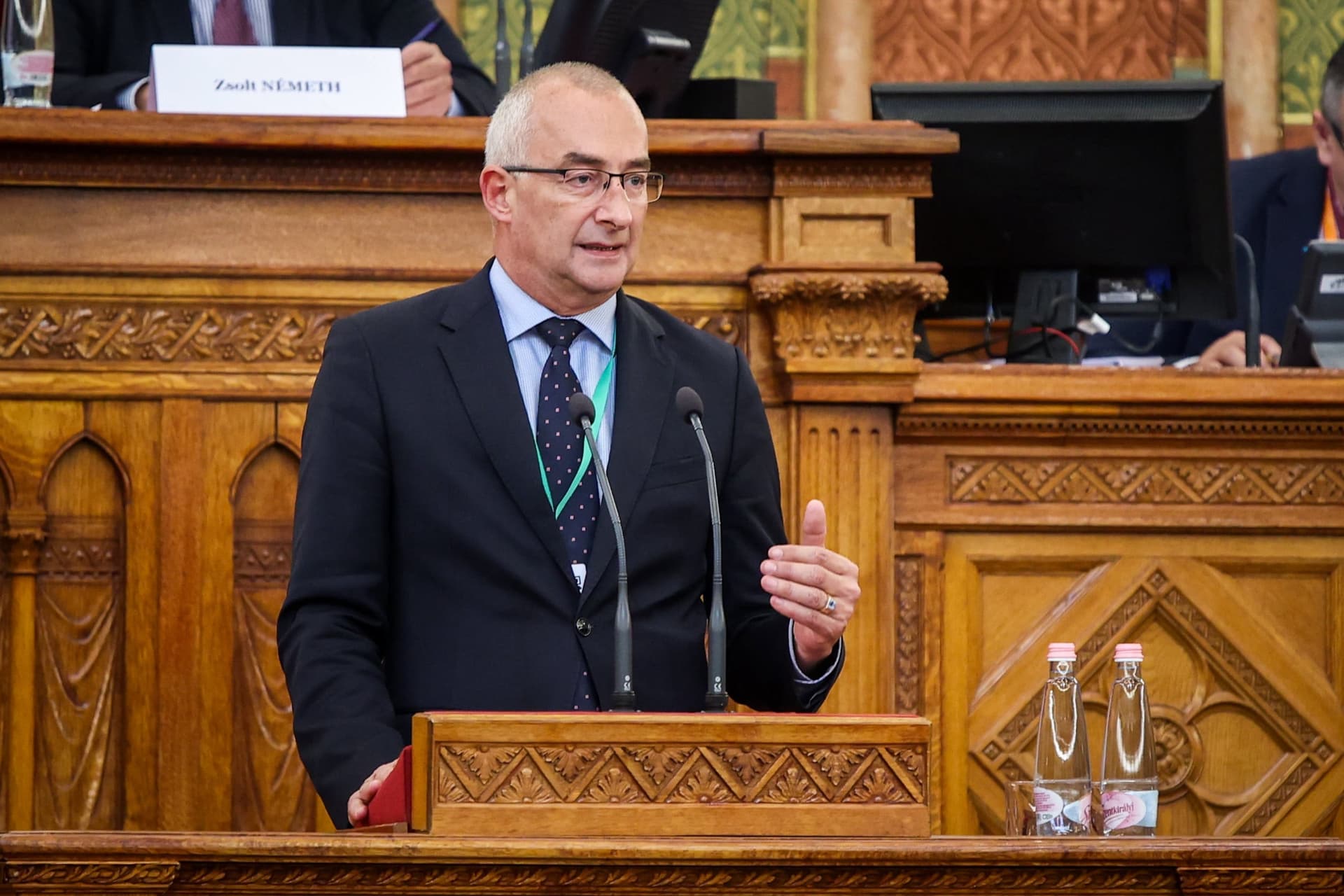 Fokozni kell az antiszemitizmus, a rasszizmus és a gyűlölet elleni erőfeszítéseket