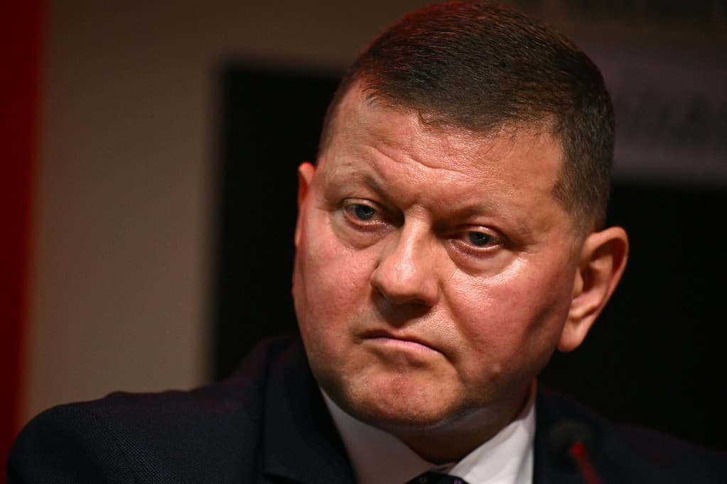 Zaluzsnij: Az ukrajnai konfliktus „globális háborúvá” nőtte ki magát