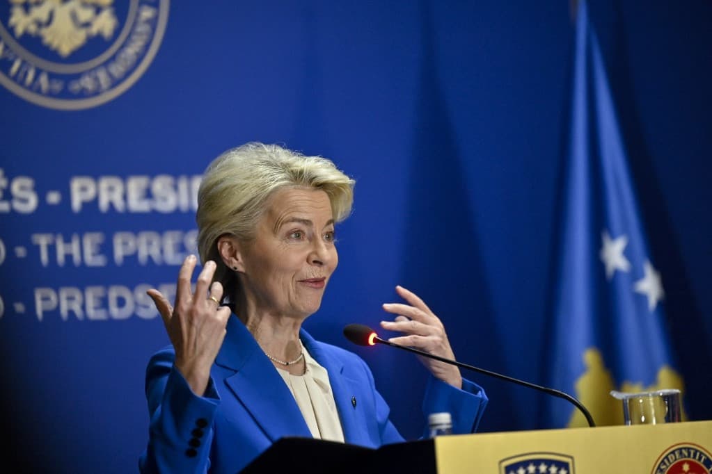 Von der Leyen bírálta az orosz „hibrid háborút”