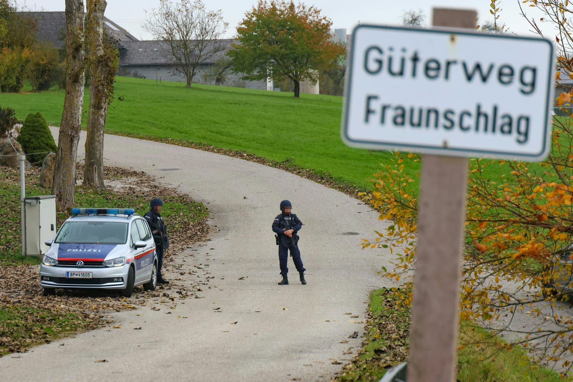 Két holttestre bukkantak Ausztriában