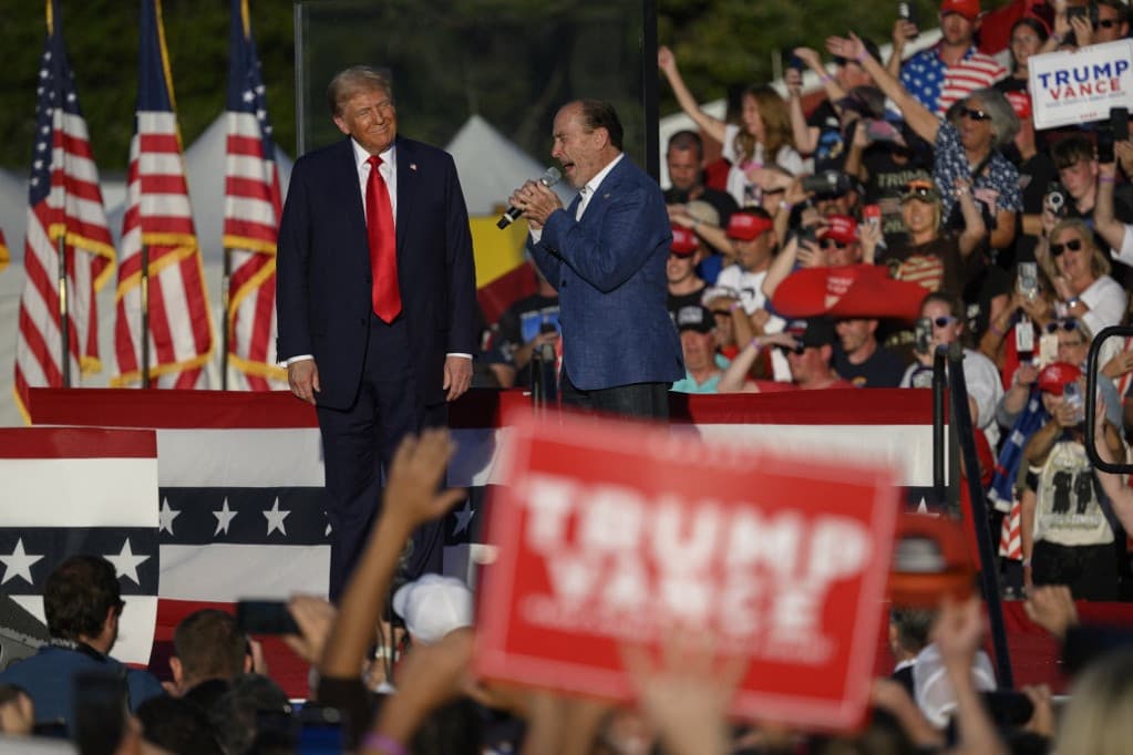 Visszatért az ellene elkövetett merényletkísérlet helyszínére Donald Trump