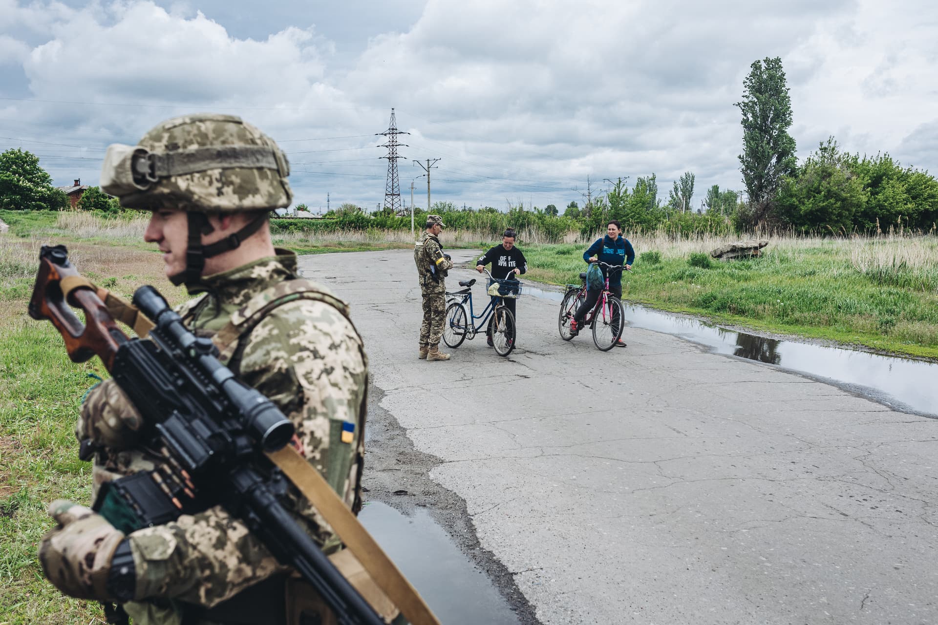 Kényszertoborzást végző katonákra támadtak