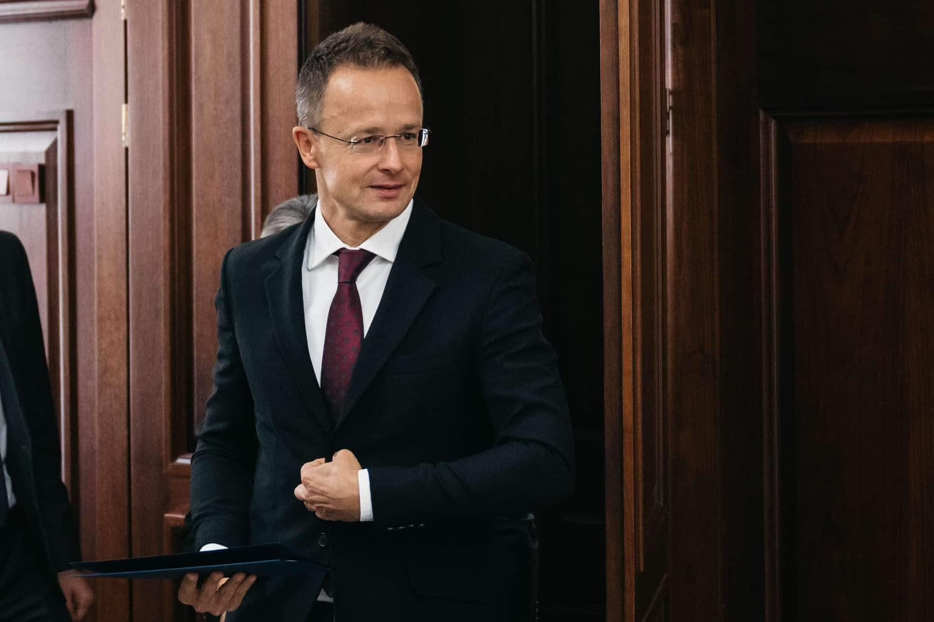 Magyarország elutasítja, hogy az EU katonai tanácsadókat küldjön Ukrajnába + VIDEÓ