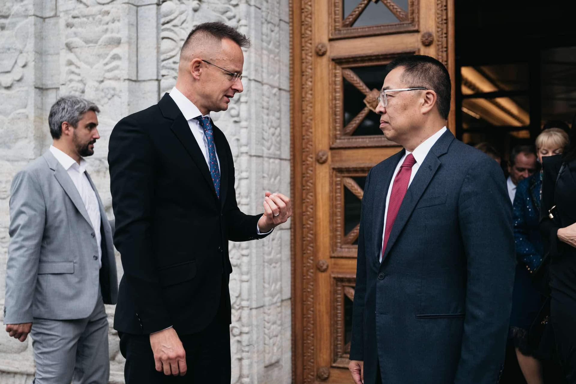 Szijjártó Péter a WTO főigazgató-helyettesével értekezett
