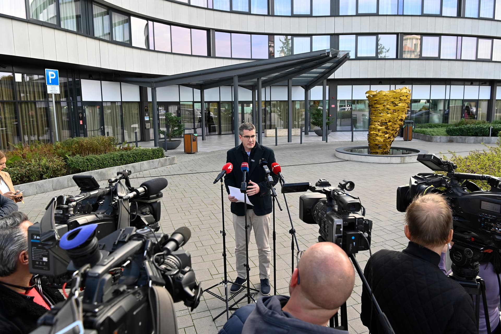 Nemzeti konzultációt kezdeményez a Fidesz