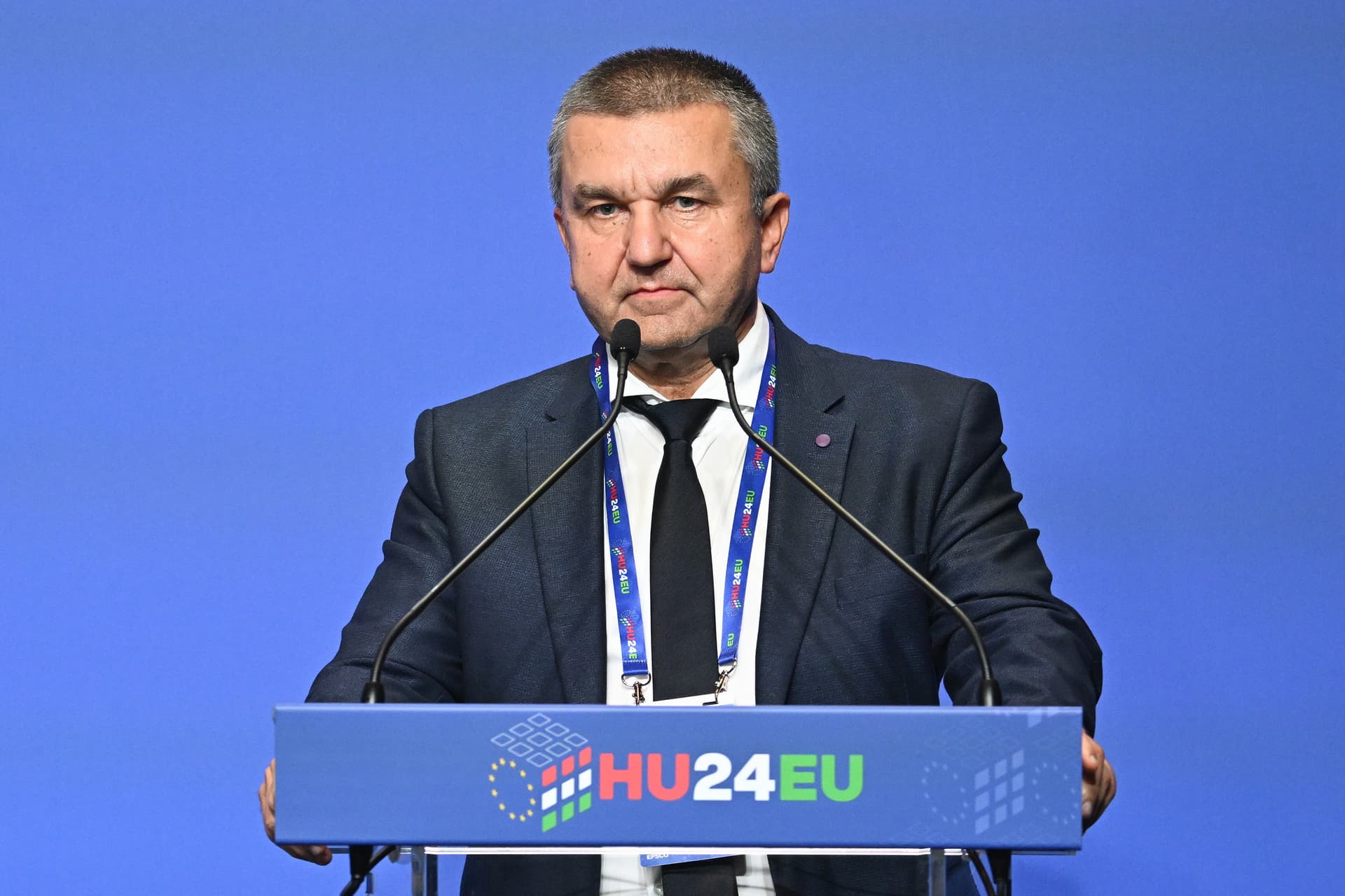 A nehézségek ellenére továbbra is feszes a munkaerőpiac