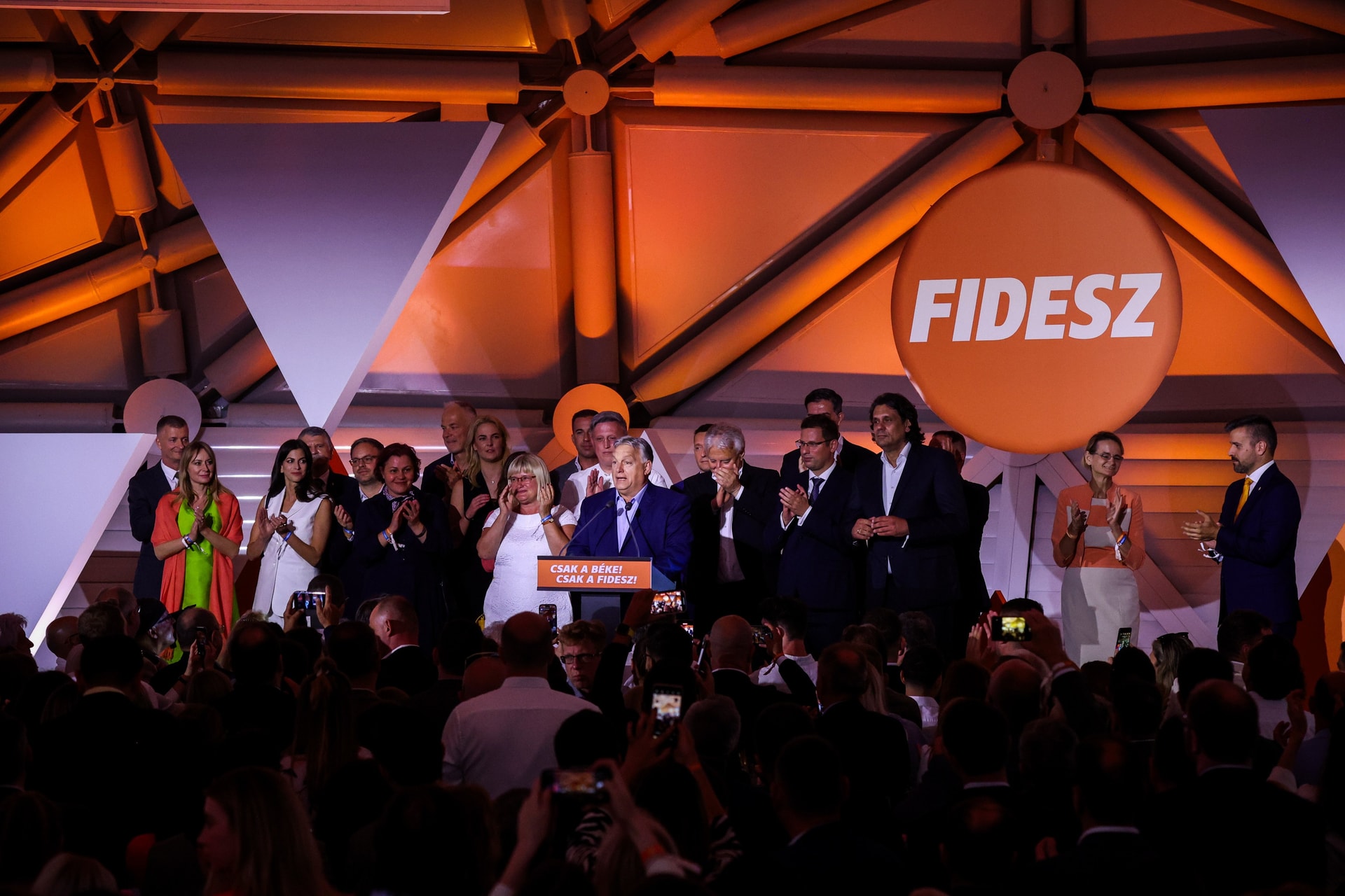 Tisza vagy Fidesz? Ki vezet jelenleg?