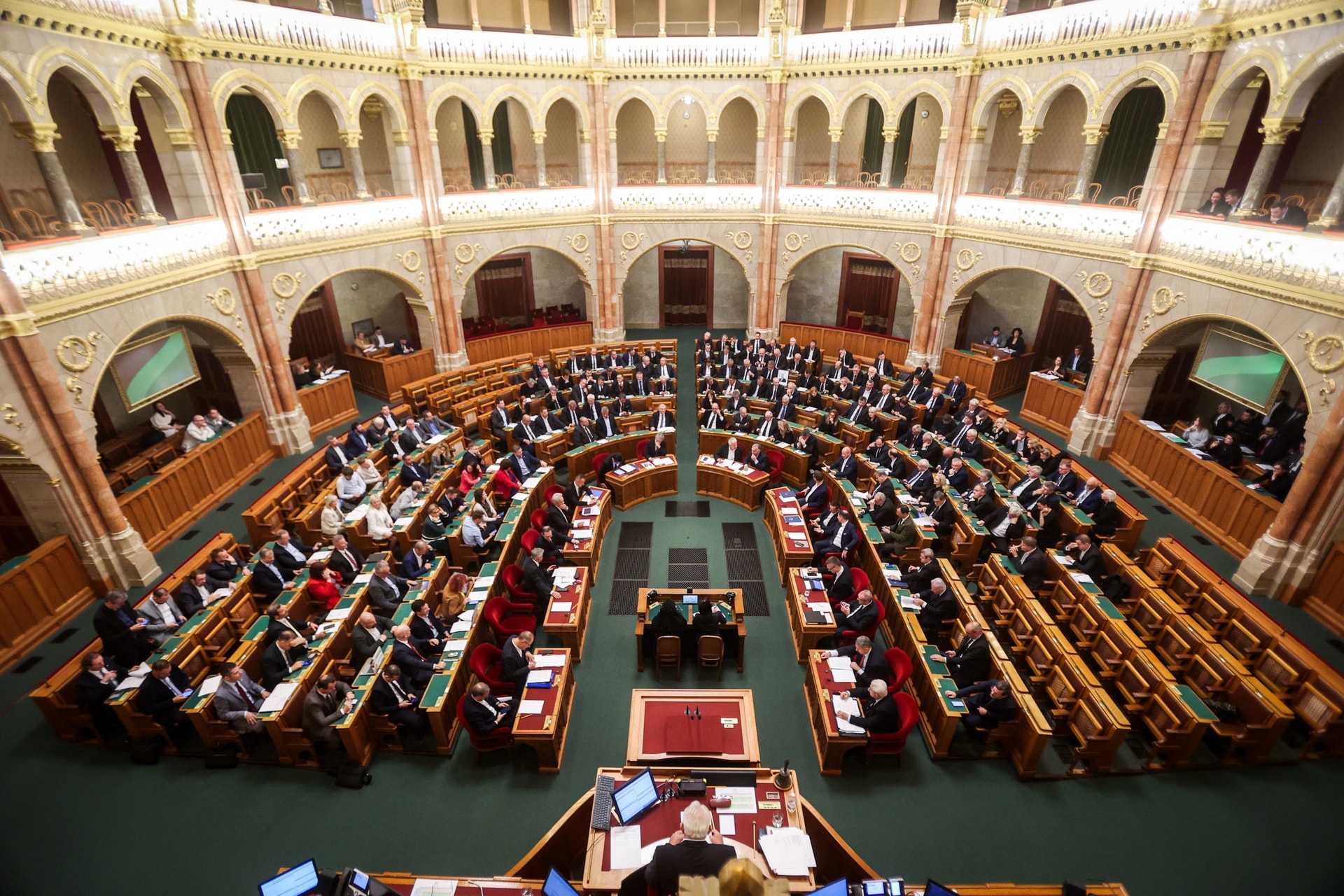 Országgyűlés: a veszélyhelyzet meghosszabbítására adhat felhatalmazást a parlament