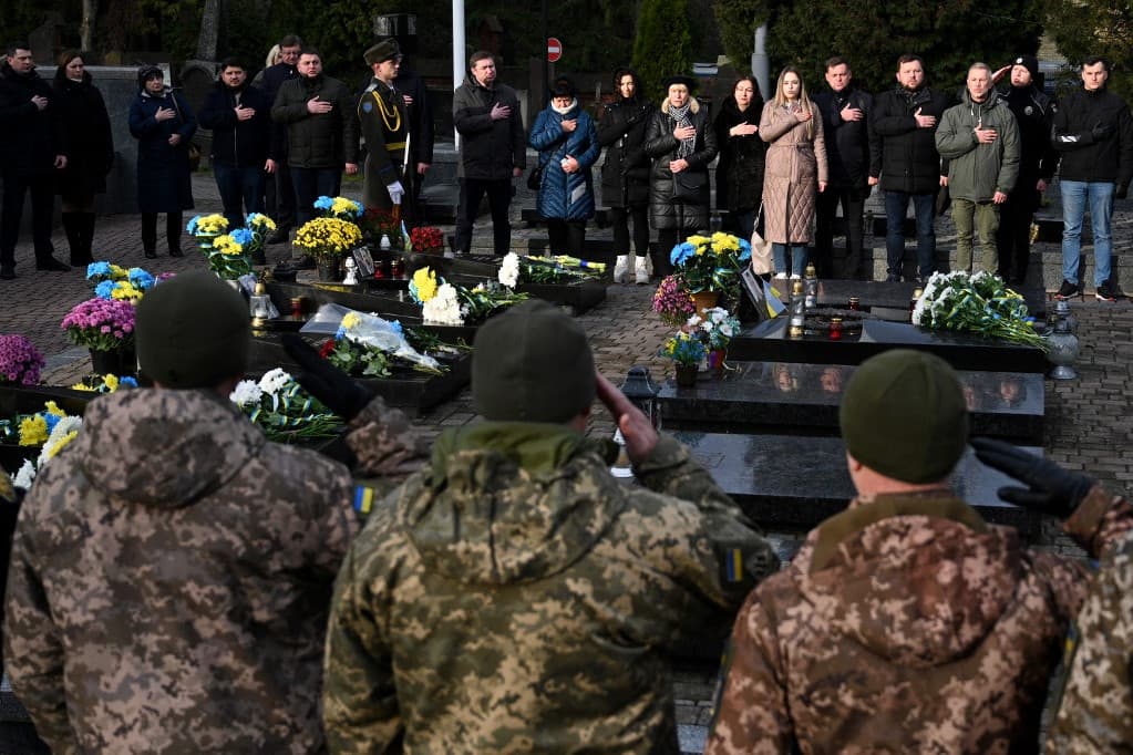 Oroszország több száz ukrán katona holttestét adta át