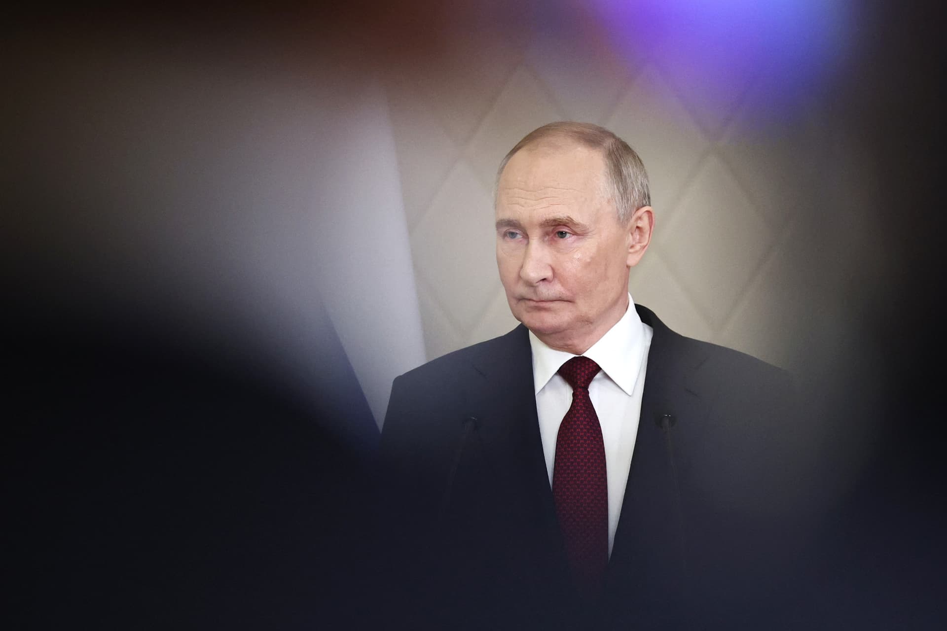 Putyin jobban törődik az ukránokkal, mint Zelenszkij
