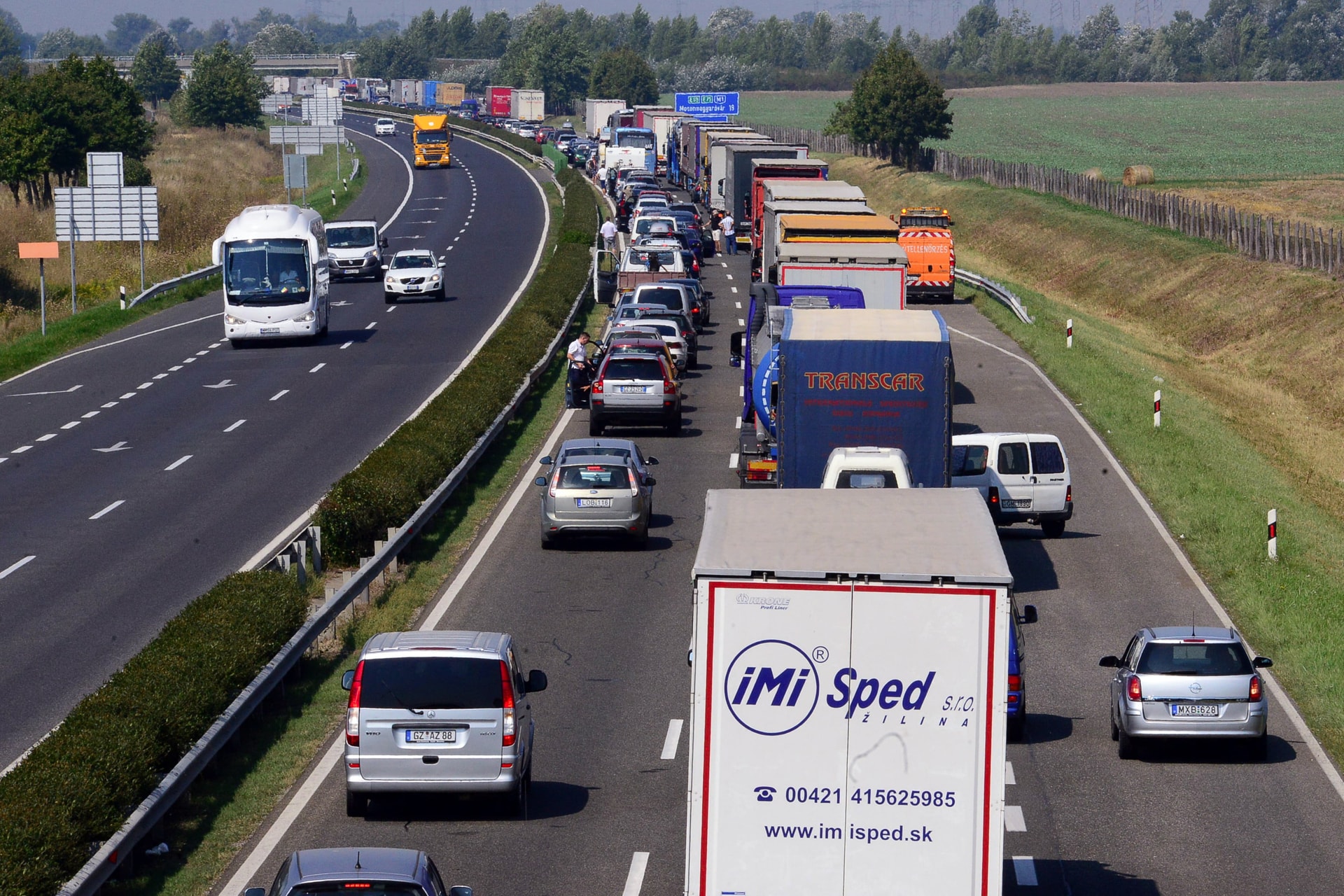 December 1-jétől megvásárolhatók a 2025-ös autópálya-matricák