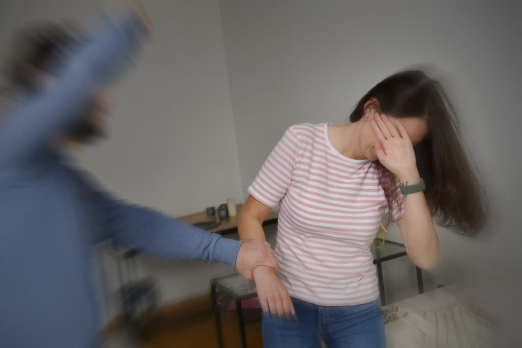 Emelkedett a családon belüli erőszak miatti bejelentések száma Hollandiában