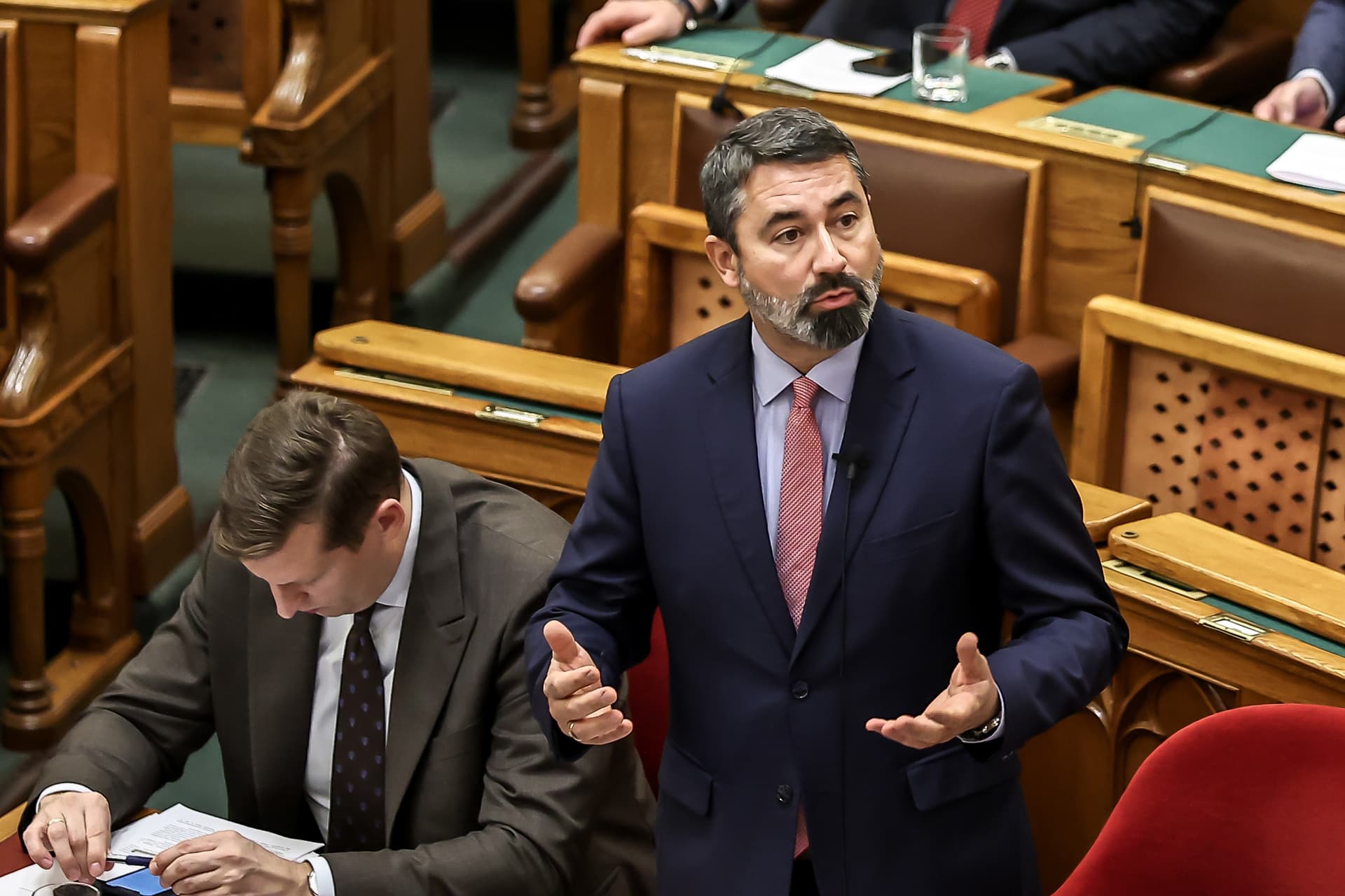 „Az ellenzék Brüsszel bábjaként migránsokat és terrorcselekményt hozna Magyarországra”