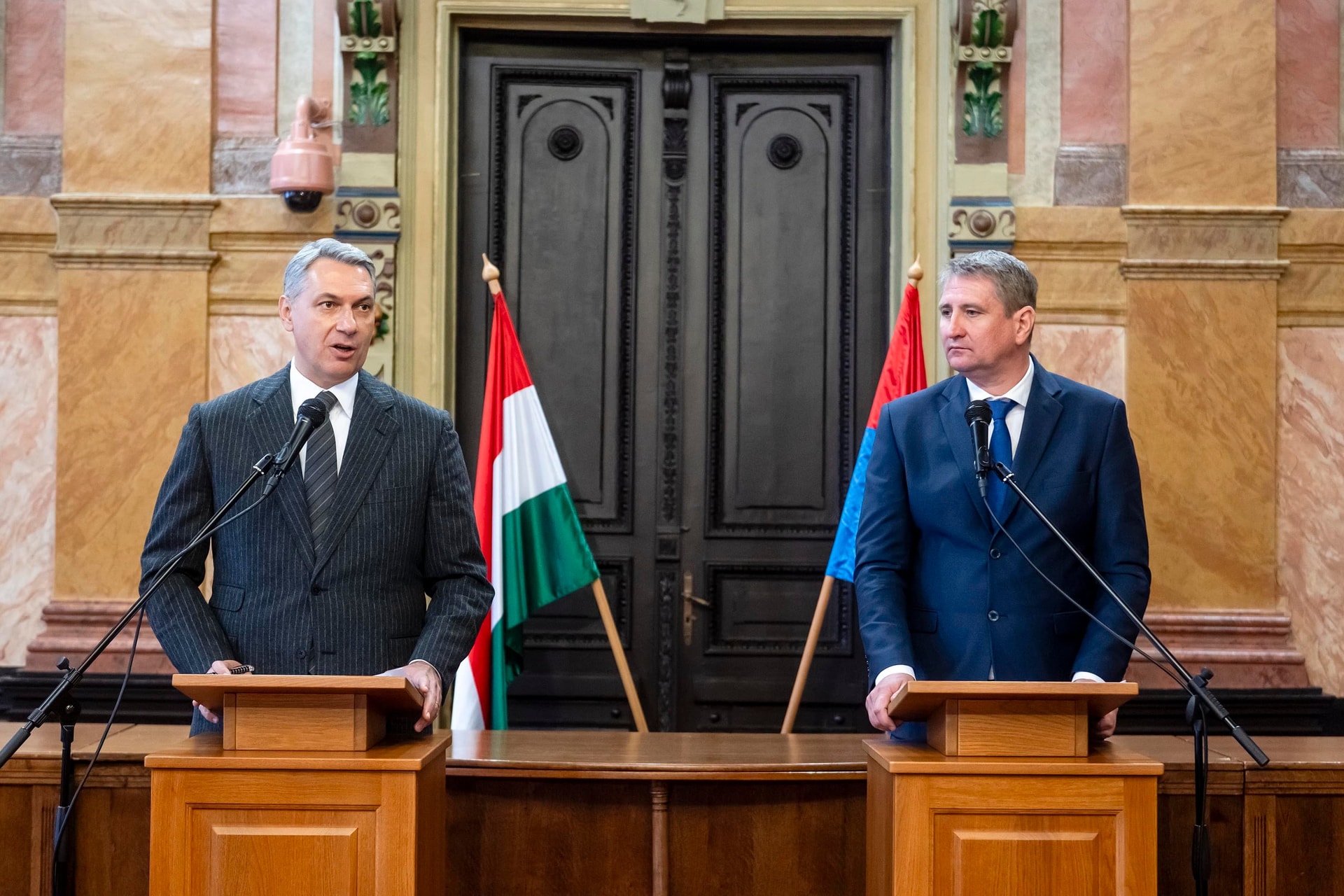 Lázár János újabb fejlesztéseket jelentett be