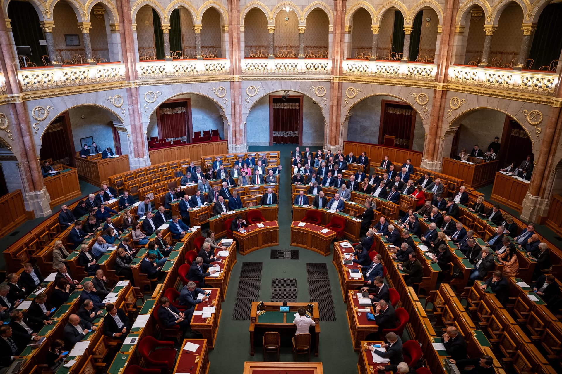 Az emberek mindennapjait érintő változásokról dönt az Országgyűlés