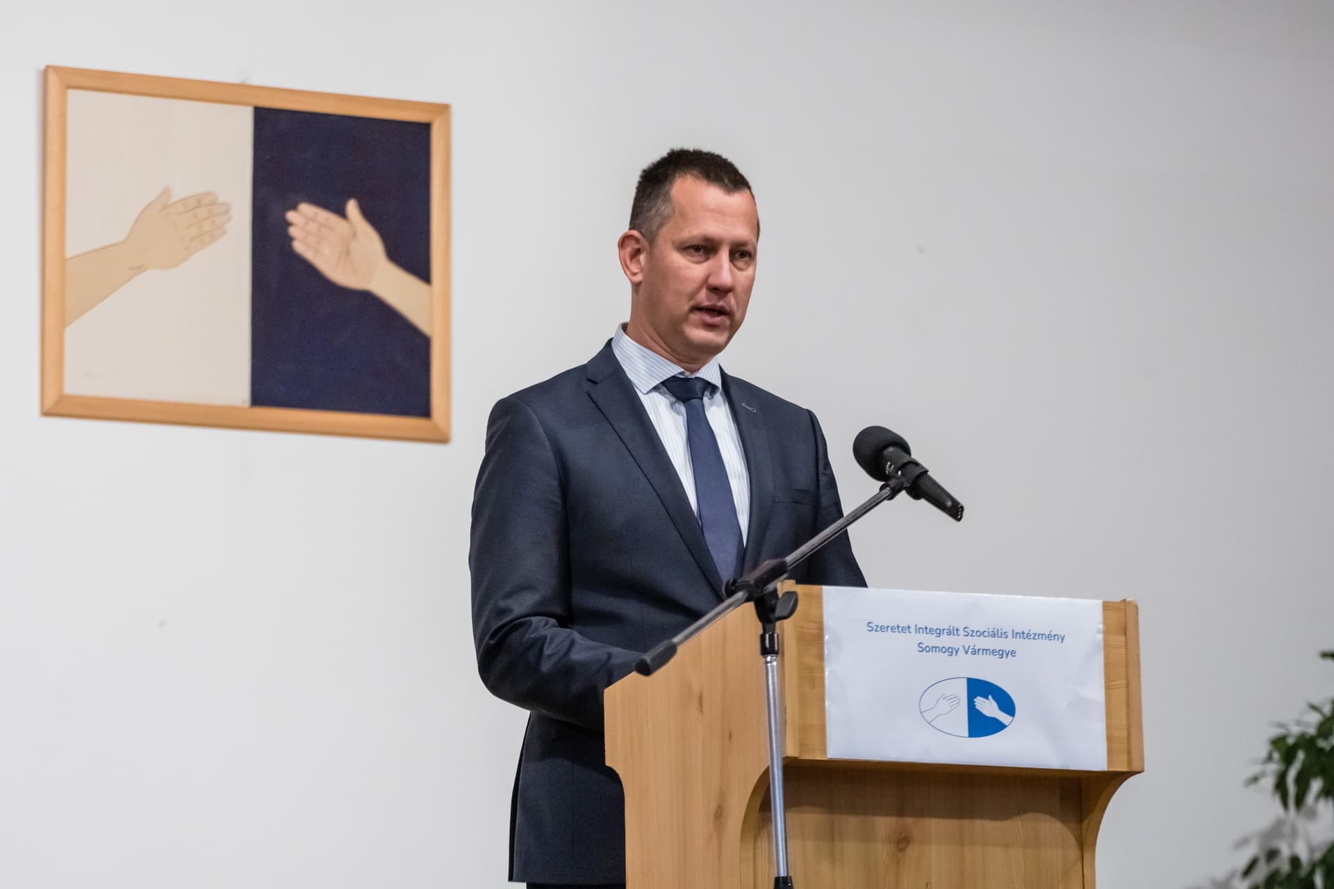 Fülöp Attila: Életük egy darabját ajándékozzák el a gondoskodás területén dolgozók
