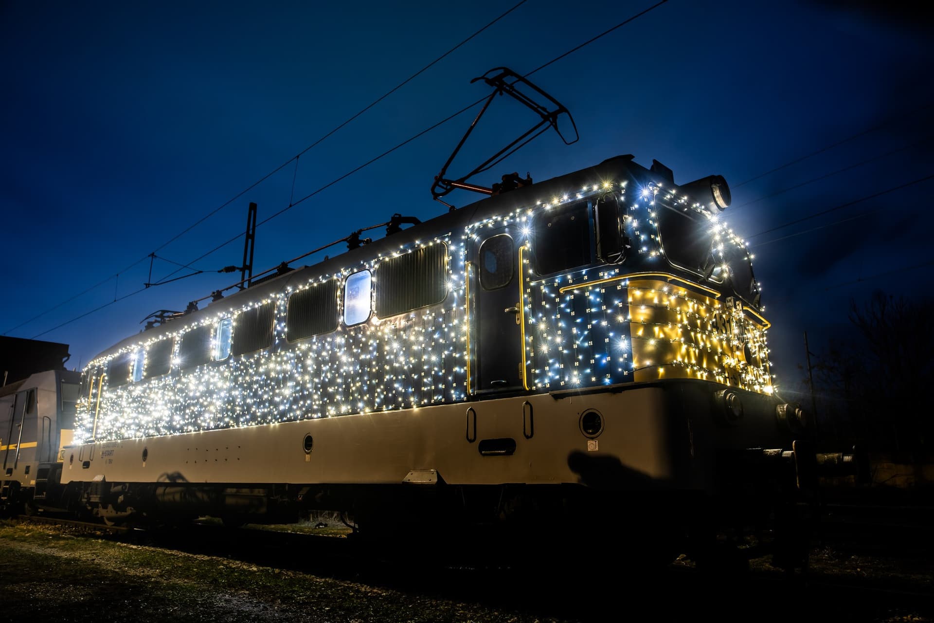 Adventi fényjáratokat indít a MÁV-csoport