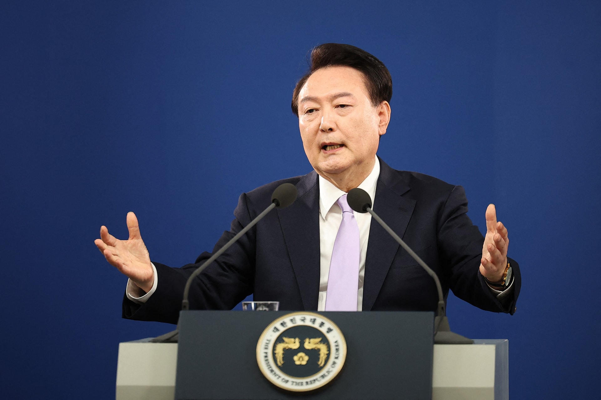 A dél-koreai elnök hadiállapotot hirdetett