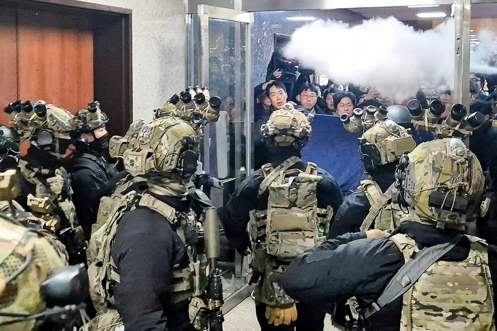 Diktatúrába menekült volna a felelősségre vonás elől Dél-Korea elnöke