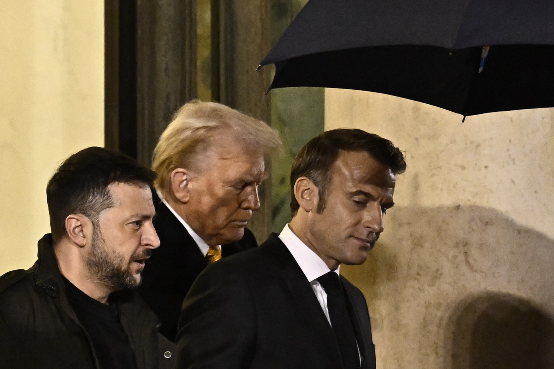 Kiderült ki akadályozta meg, hogy Trump a beiktatás előtt leállítsa a háborút
