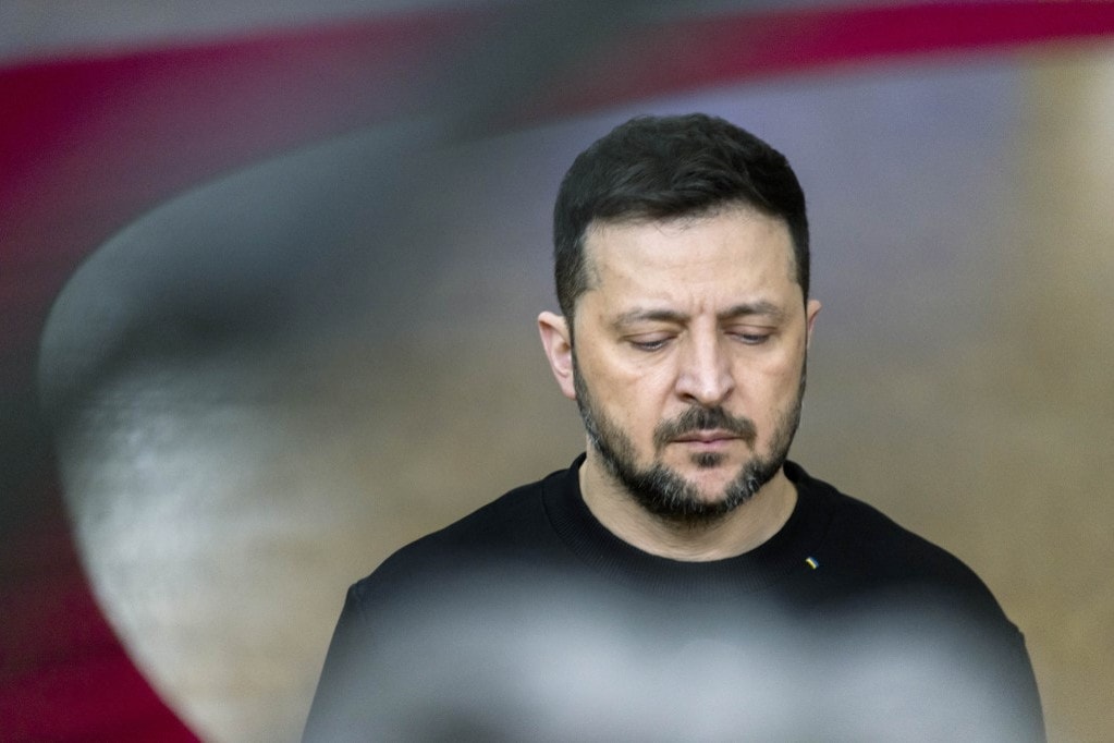 Zelenszkij elismerte, hogy egyre több a dezertőr