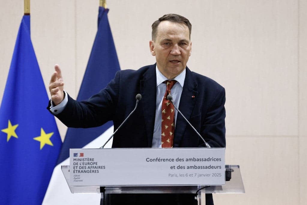 Lengyelország nem zárja ki Putyin gépének feltartóztatását