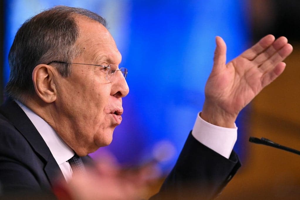 Lavrov: Az EU megpróbálja blokkolni a békefolyamatot