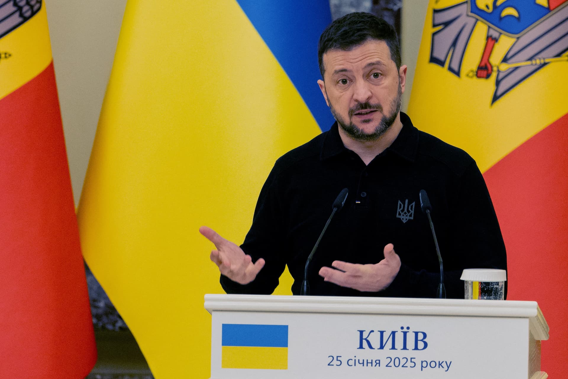 Zelenszkij: Szeretném, ha az USA, Ukrajna és Oroszország a tárgyalóasztalhoz ülnének