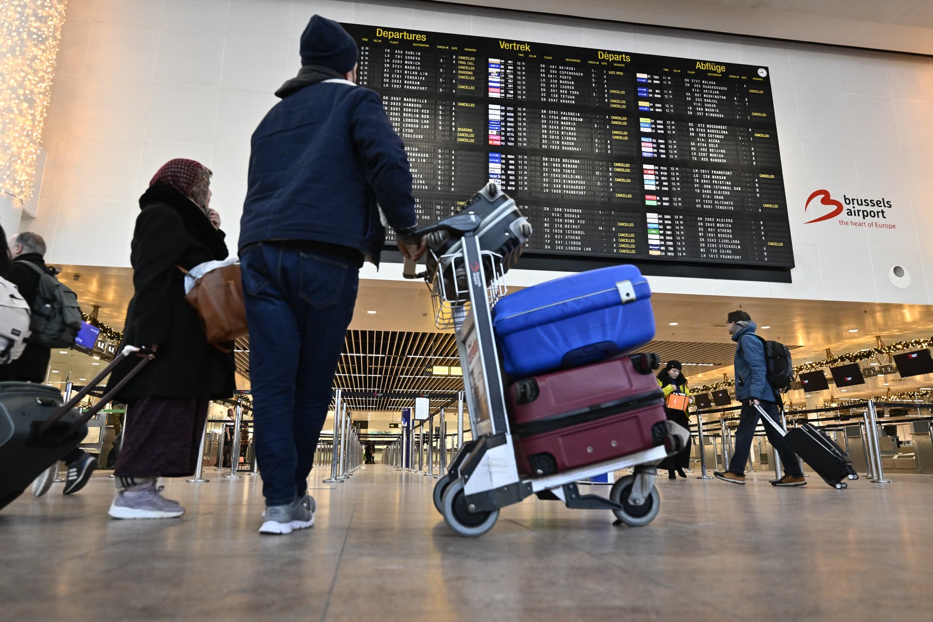 Az összes induló járatot törölték a belgiumi Charleroi repülőterén