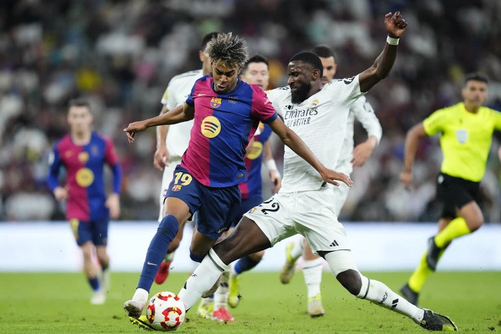 Száz futballtrófeánál tart az FC Barcelona