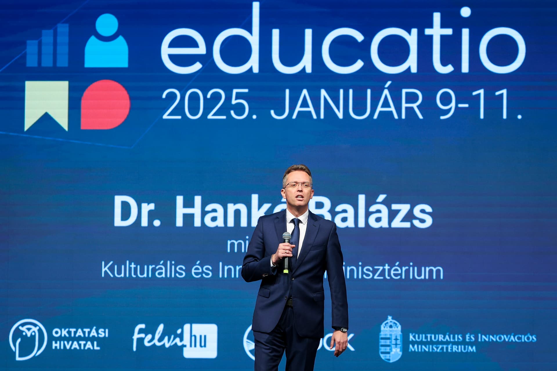 Hankó Balázs: A kormány megújította a felsőoktatást, versenyképességi fordulatot hajtott végre az ágazatban