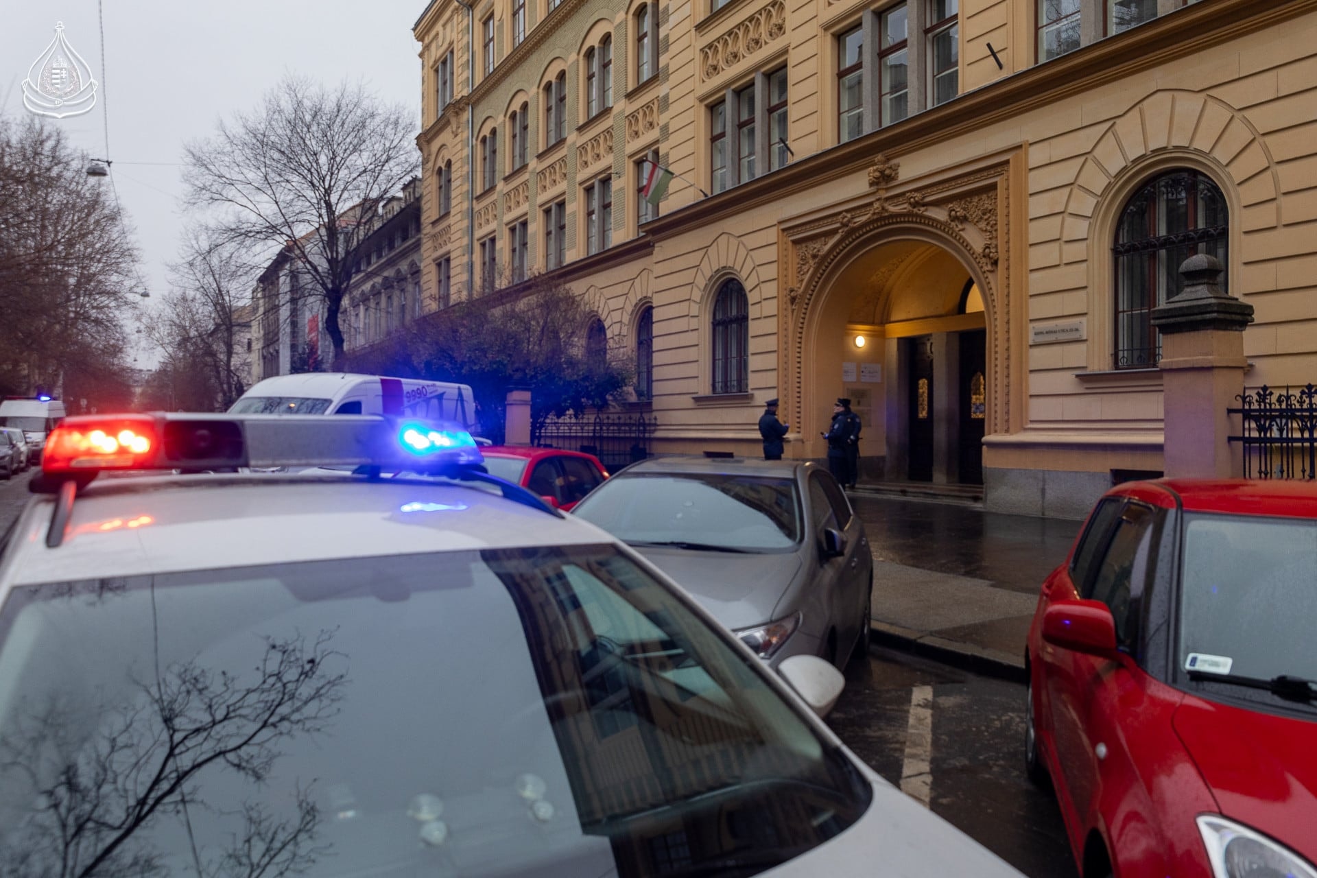 Bombariadó a Radnóti iskola és gimnáziumban